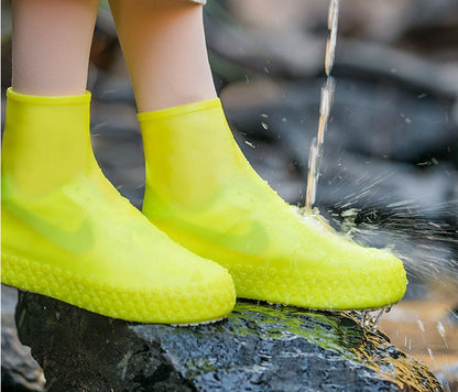 Stop Soaked Sneakers! Heavy-Duty Rain Shoe Covers – Anti-Slip & Fold Into Your Bag 🌧️